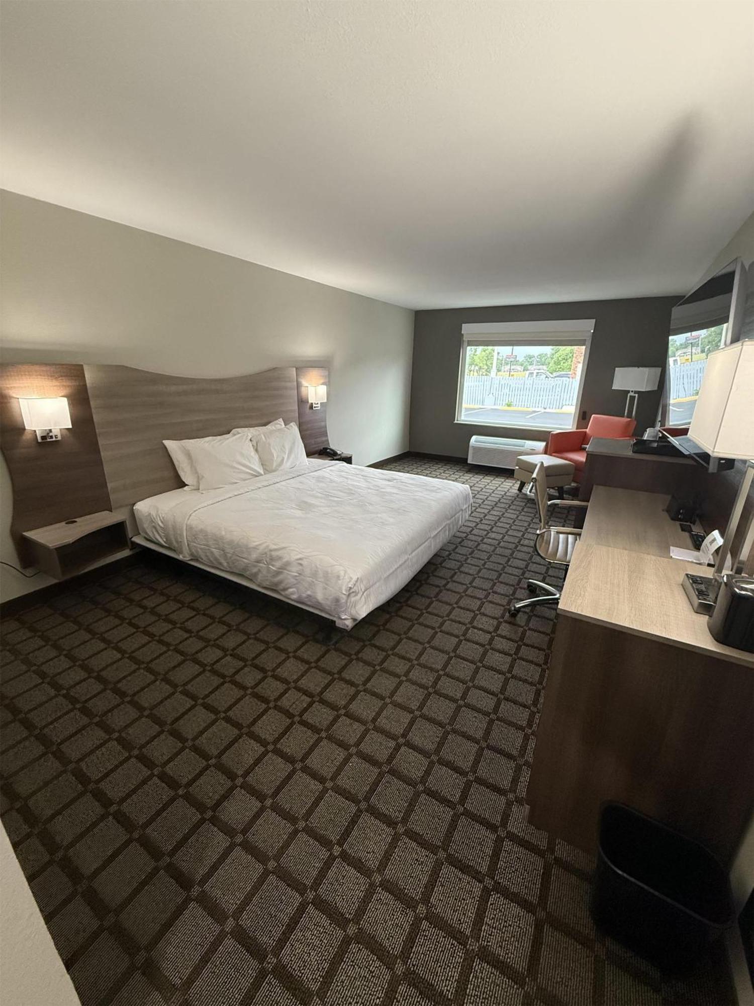 Western Hotel 2*